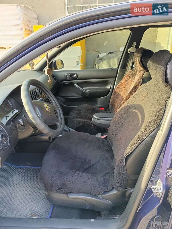 Хетчбек Volkswagen Golf 2002 в Івано-Франківську