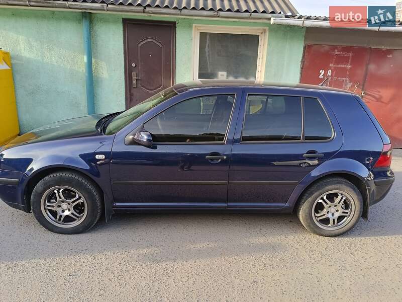 Хетчбек Volkswagen Golf 2002 в Івано-Франківську