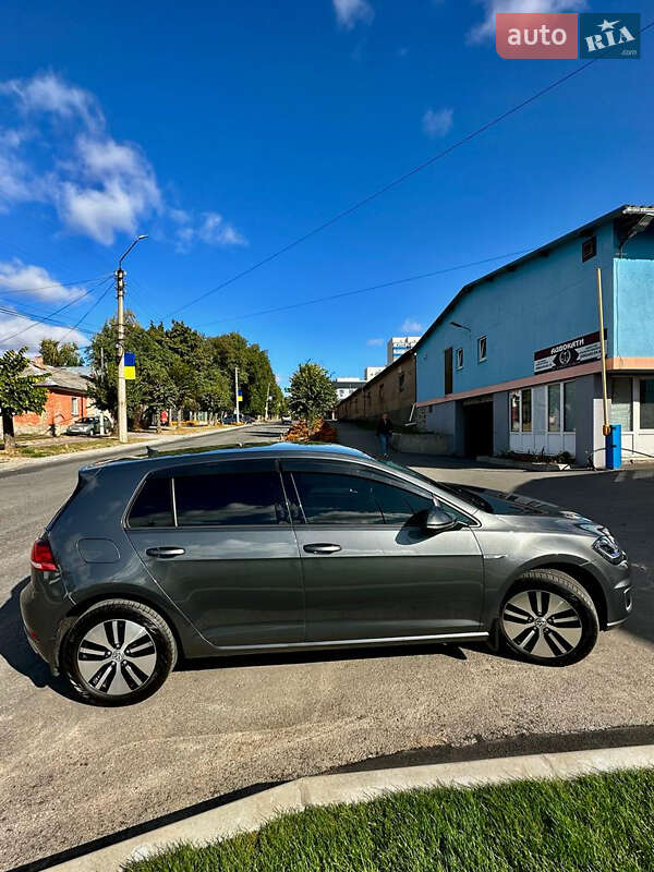 Хетчбек Volkswagen Golf 2017 в Умані