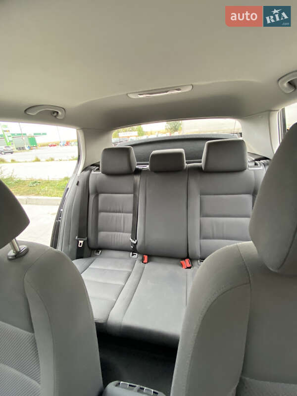 Хэтчбек Volkswagen Golf 2006 в Тернополе