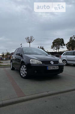 Хэтчбек Volkswagen Golf 2006 в Тернополе