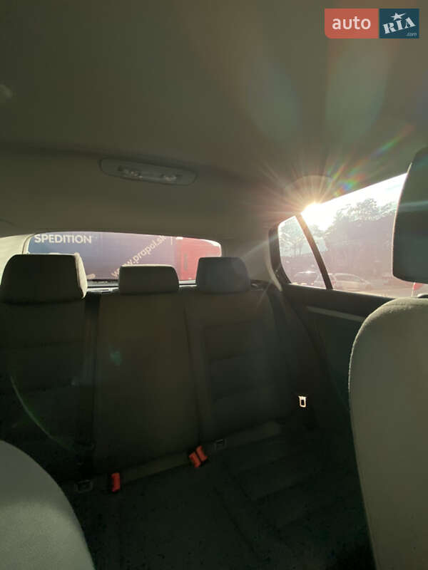 Хэтчбек Volkswagen Golf 2006 в Тернополе