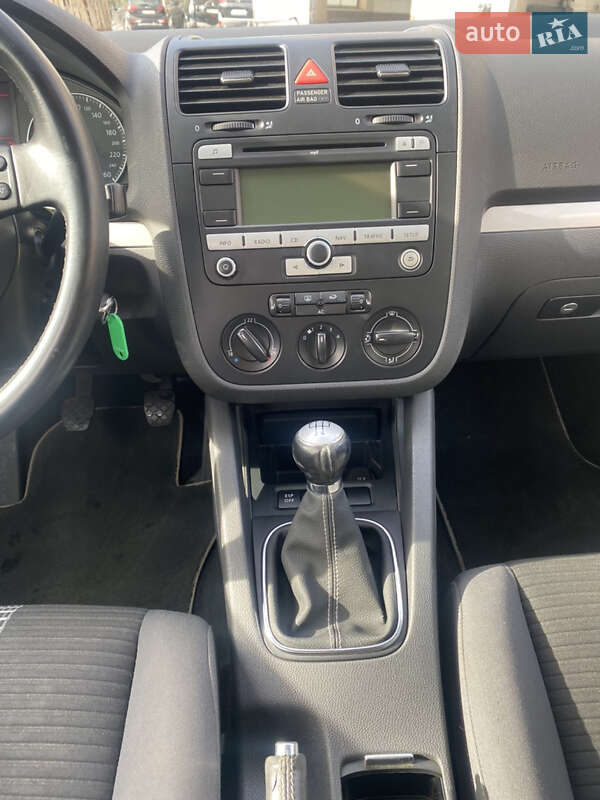 Хетчбек Volkswagen Golf 2008 в Хмельницькому