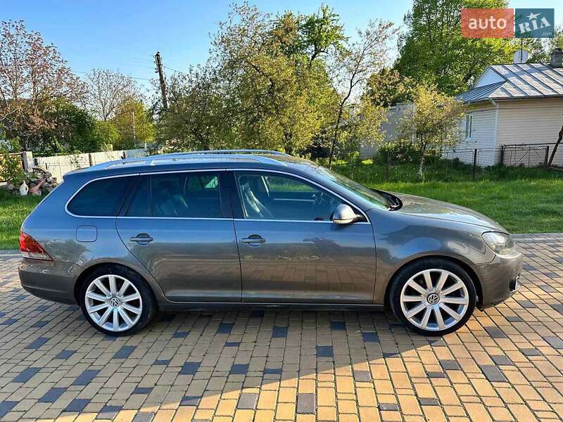 Универсал Volkswagen Golf 2010 в 