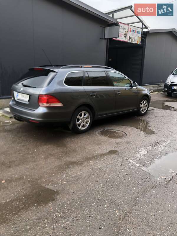 Универсал Volkswagen Golf 2009 в Дрогобыче