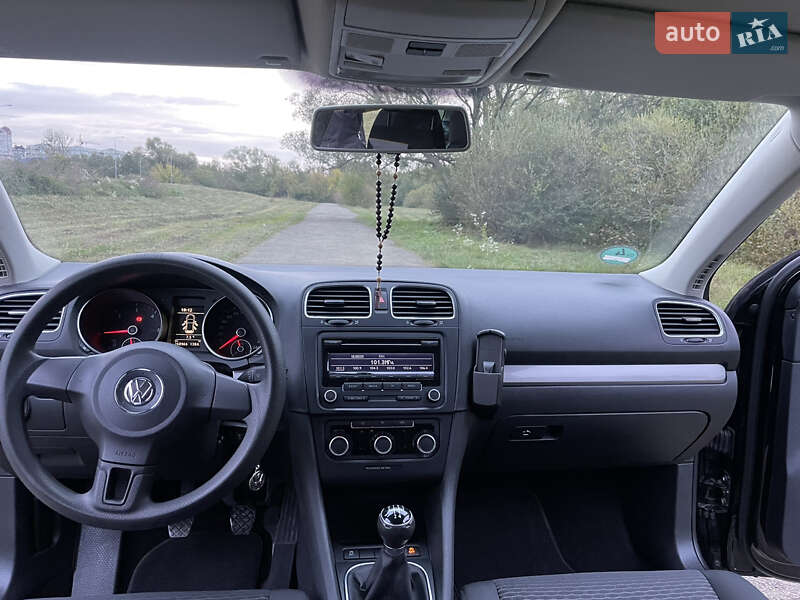 Универсал Volkswagen Golf 2011 в Ивано-Франковске