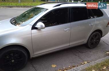 Универсал Volkswagen Golf 2010 в 
