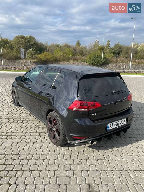 Хэтчбек Volkswagen Golf 2013 в Львове