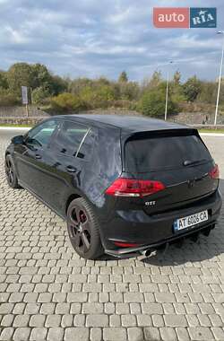Хетчбек Volkswagen Golf 2013 в 