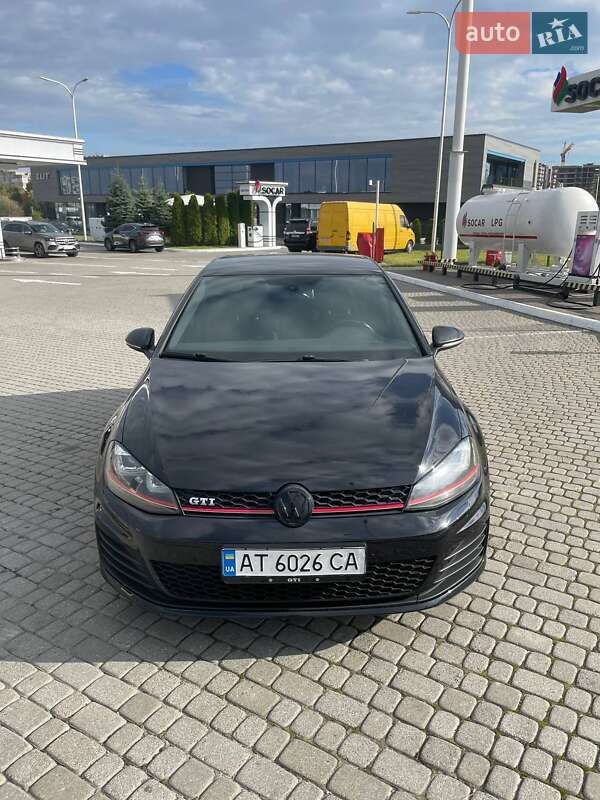 Хэтчбек Volkswagen Golf 2013 в Львове