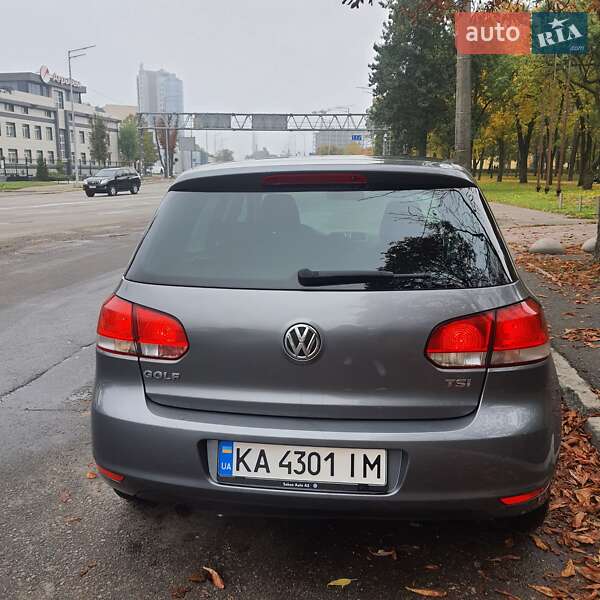 Хэтчбек Volkswagen Golf 2012 в Киеве