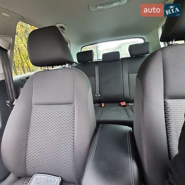 Хэтчбек Volkswagen Golf 2012 в Киеве