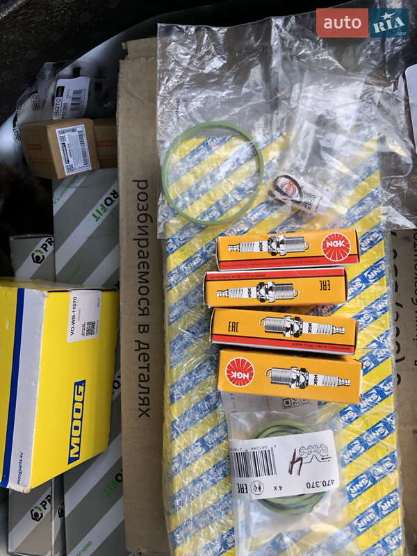 Хетчбек Volkswagen Golf 2004 в Черкасах