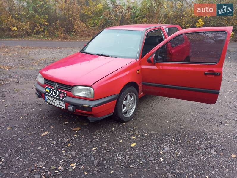 Хетчбек Volkswagen Golf 1994 в Краматорську