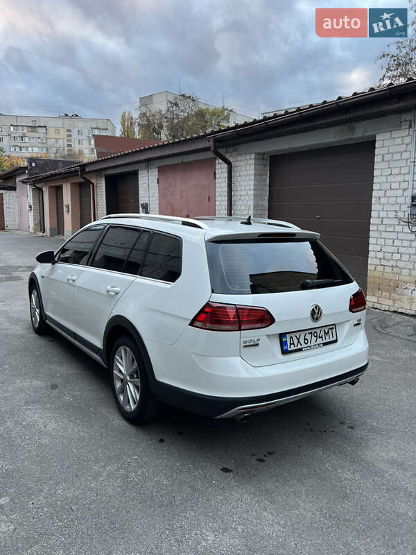 Універсал Volkswagen Golf 2017 в Харкові