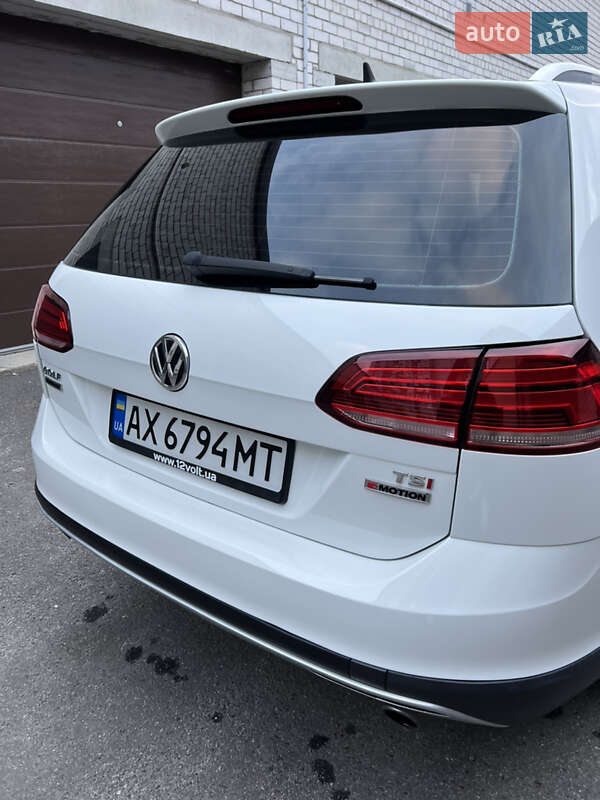 Універсал Volkswagen Golf 2017 в Харкові