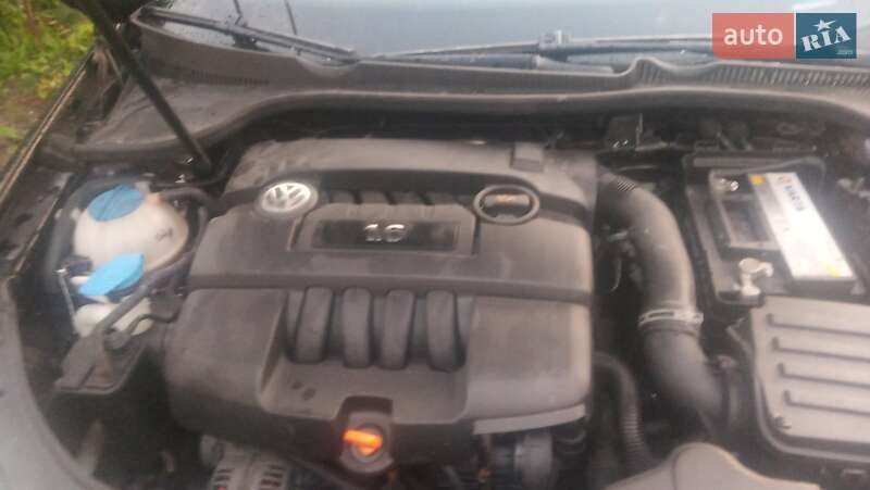 Хетчбек Volkswagen Golf 2005 в Захарівці