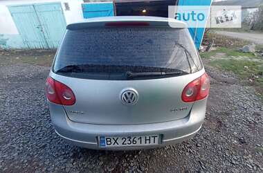 Хэтчбек Volkswagen Golf 2004 в Старой Синяве