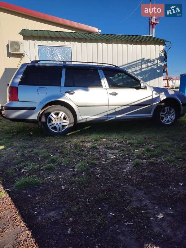 Універсал Volkswagen Golf 2002 в Миргороді