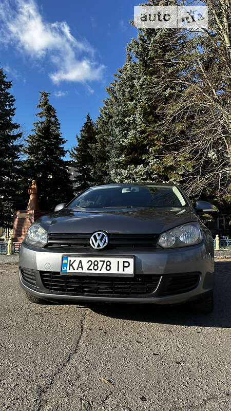 Универсал Volkswagen Golf 2010 в Киеве