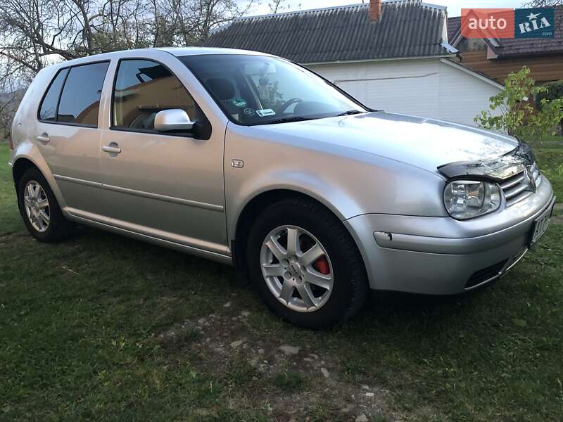 Хэтчбек Volkswagen Golf 2002 в Косове