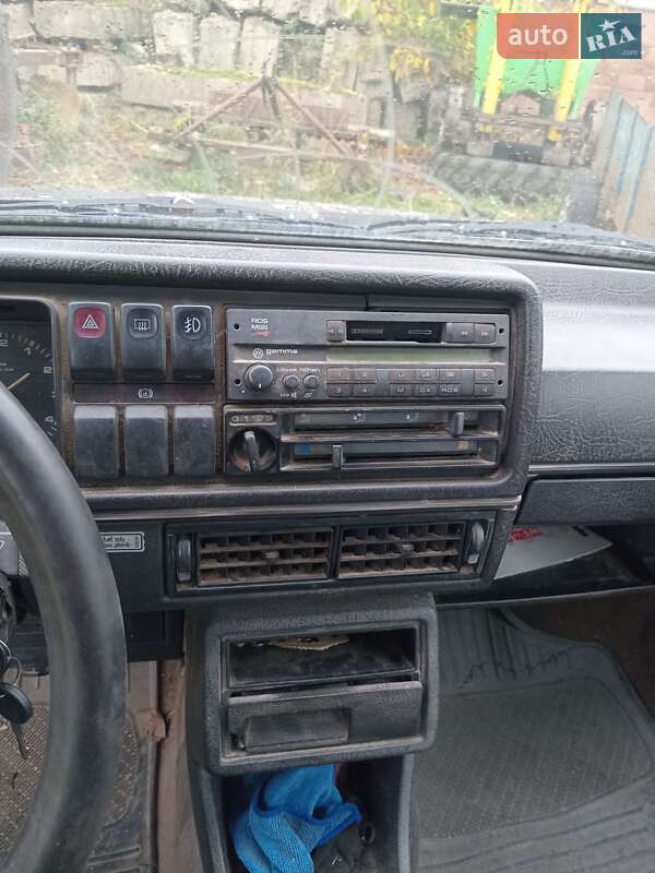 Хэтчбек Volkswagen Golf 1988 в Луцке фото 6 Хэтчбек Volkswagen Golf 1988 в Луцке