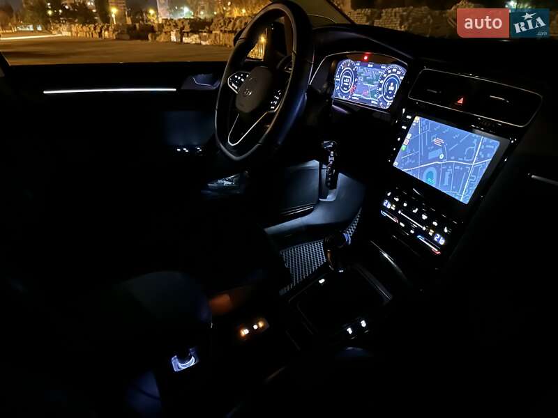 Універсал Volkswagen Golf 2015 в Харкові