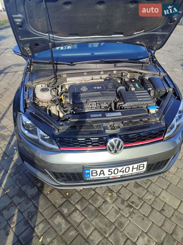 Універсал Volkswagen Golf 2015 в Кропивницькому