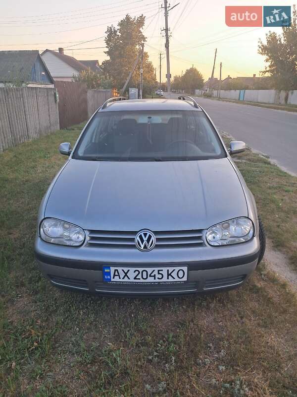 Універсал Volkswagen Golf 2005 в Зміїві