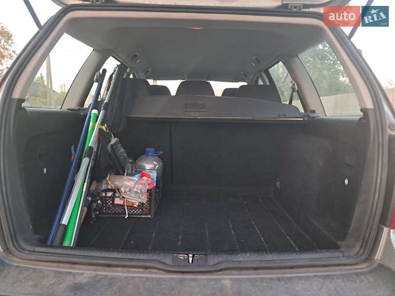 Універсал Volkswagen Golf 2005 в Зміїві