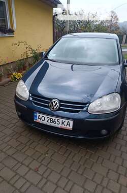 Хэтчбек Volkswagen Golf 2004 в Хусте