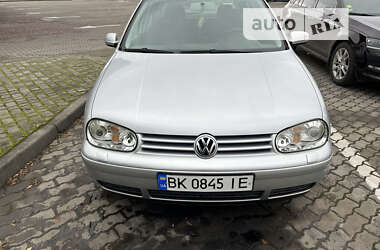 Хетчбек Volkswagen Golf 2003 в Рівному