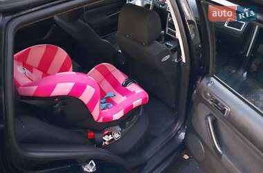 Хэтчбек Volkswagen Golf 2000 в 