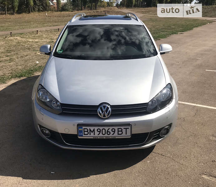 Универсал Volkswagen Golf 2010 в Тростянце