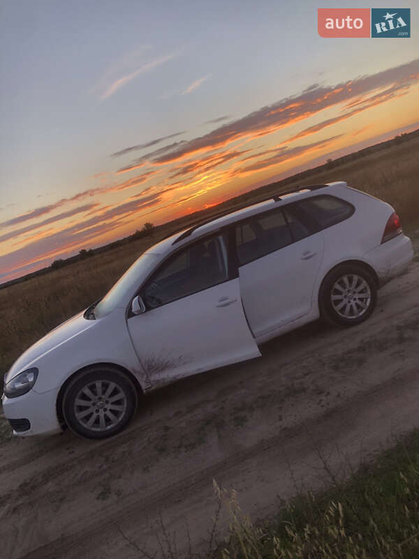 Универсал Volkswagen Golf 2011 в Луцке