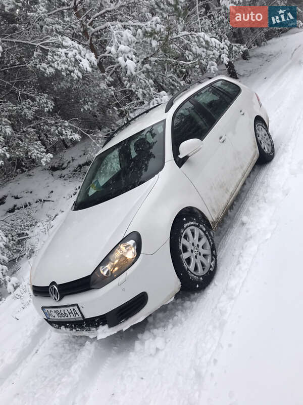 Универсал Volkswagen Golf 2011 в Луцке