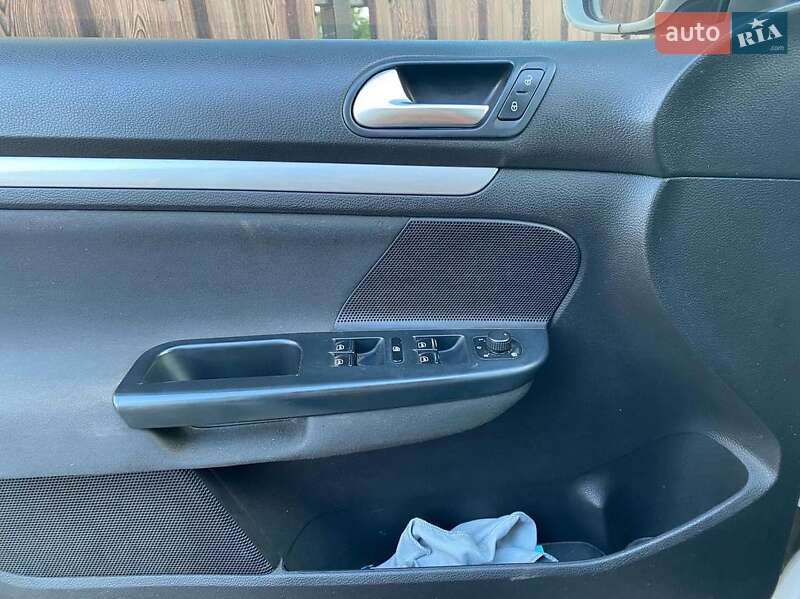 Универсал Volkswagen Golf 2011 в Луцке