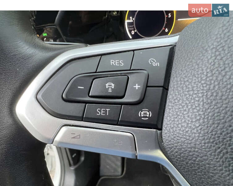 Хетчбек Volkswagen Golf 2020 в Дніпрі