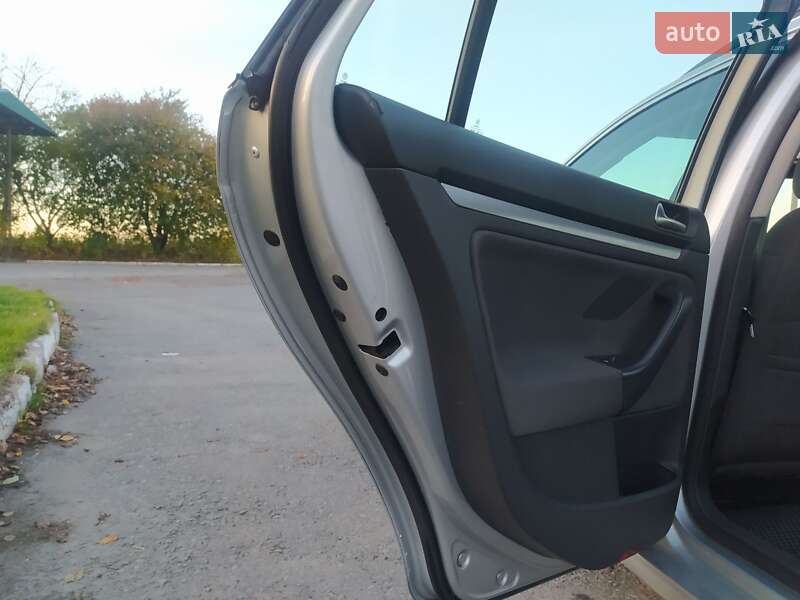 Универсал Volkswagen Golf 2008 в Здолбунове