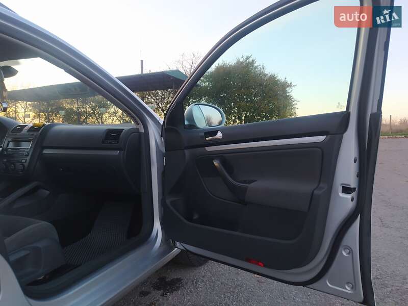 Универсал Volkswagen Golf 2008 в Здолбунове