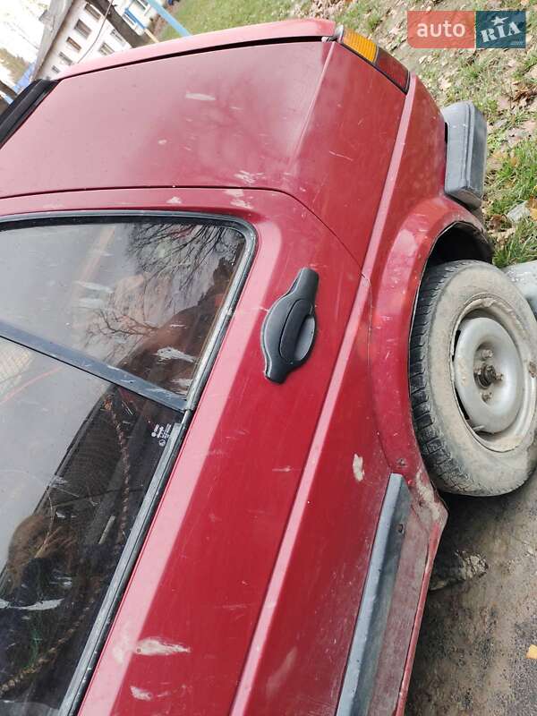 Хетчбек Volkswagen Golf 1988 в Чернігові