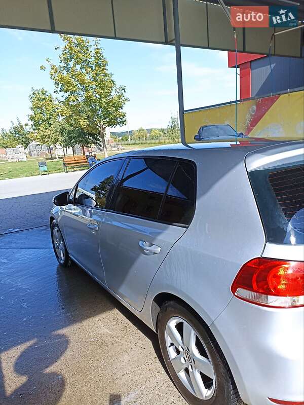 Хэтчбек Volkswagen Golf 2012 в Виноградове