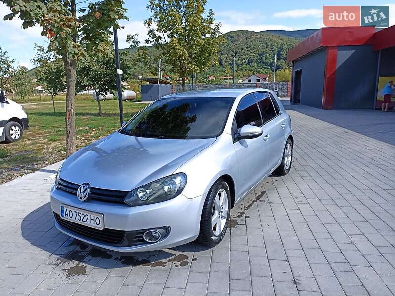 Хэтчбек Volkswagen Golf 2012 в Виноградове