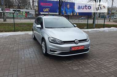 Хэтчбек Volkswagen Golf 2019 в Киеве