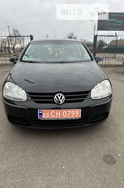 Хетчбек Volkswagen Golf 2006 в Чернігові