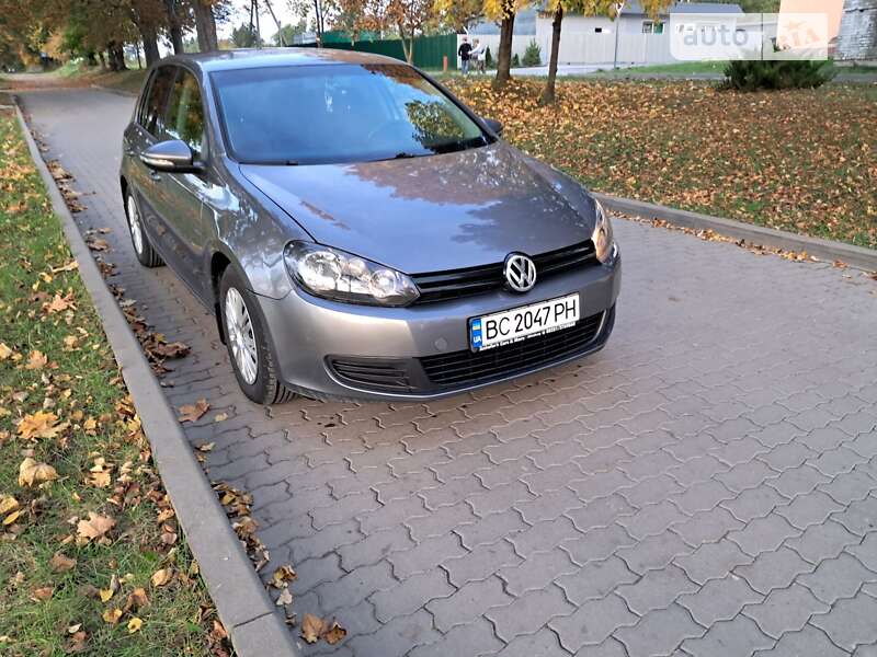 Хетчбек Volkswagen Golf 2010 в Львові
