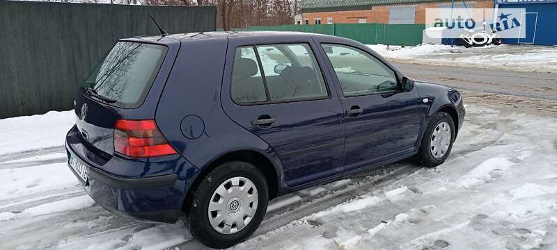 Хетчбек Volkswagen Golf 2002 в Гадячі