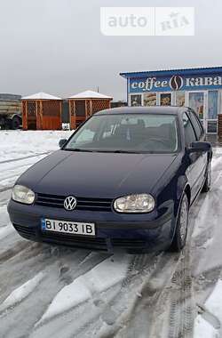 Хетчбек Volkswagen Golf 2002 в Гадячі