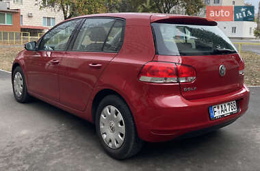 Хэтчбек Volkswagen Golf 2010 в 