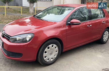 Хэтчбек Volkswagen Golf 2010 в 